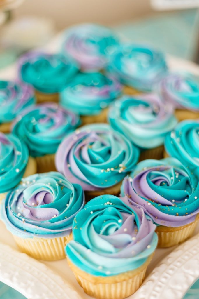 blue cupcakes 